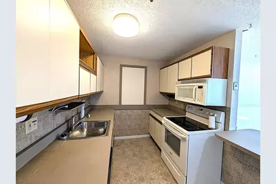 36 Dunham Rd #402, Beverly, MA 01915 - Photo 8