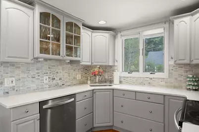 17 Dalton, Holbrook, MA 02343 - Photo 8