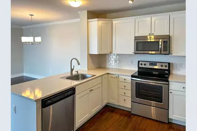 978 Worcester #208, Wellesley, MA 02482 - Photo 4