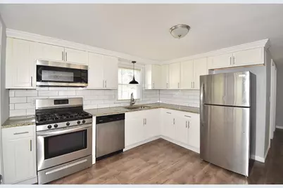 66 Curve St, Springfield, MA 01104 - Photo 12
