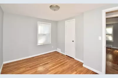66 Curve St, Springfield, MA 01104 - Photo 18