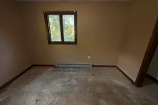 8 Windy Ridge Rd, Webster, MA 01570 - Photo 8