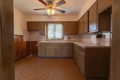 1129 Bedford St #2E, Fall River, MA 02723 - Photo 4