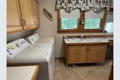 77 Newton, Greenfield, MA 01301 - Photo 14