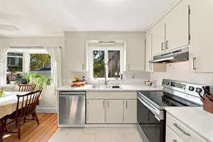 6 Alice St, Revere, MA 02151 - Photo 8