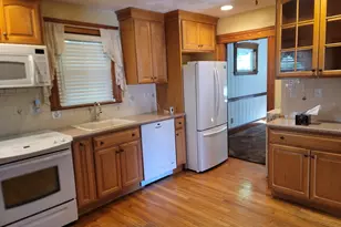 157 Cherry St, Malden, MA 02148 - Photo 2