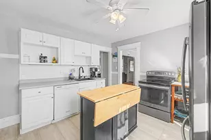 419 Hillside Ave, Holyoke, MA 01040 - Photo 6