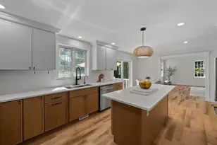 128 Memorial Dr, Shrewsbury, MA 01545 - Photo 4