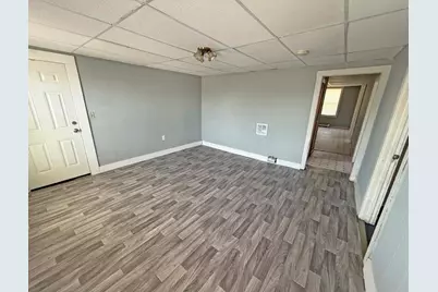 18 Auburn St, Lowell, MA 01852 - Photo 6