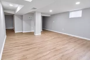 67 Thompson St, Springfield, MA 01109 - Photo 8