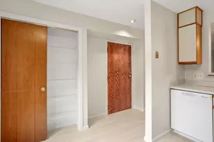 330 Sunderland Rd, Worcester, MA 01604 - Photo 14