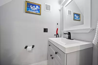 2 Stones Ct, Framingham, MA 01701 - Photo 4