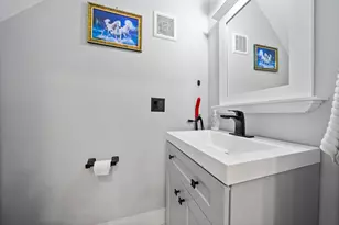 2 Stones Ct, Framingham, MA 01701 - Photo 4