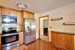 807 Highland St, Northbridge, MA 01534 - Photo 4