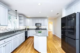4 Hemlock Ln, Groveland, MA 01834 - Photo 8