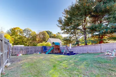 36 Clover Hill St, Marlborough, MA 01752 - Photo 4