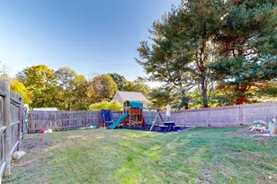 36 Clover Hill St, Marlborough, MA 01752 - Photo 4