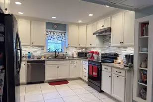 55 School St, Upton, MA 01568 - Photo 6