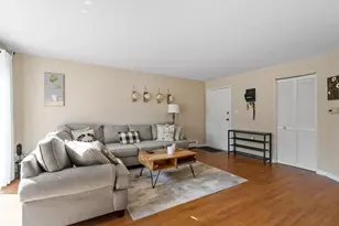 23 Edgelawn Ave, North Andover, MA 01845 - Photo 2