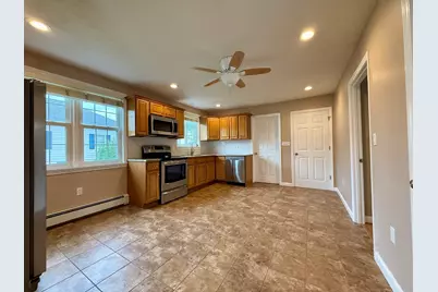 17 Raymond St, East Providence, RI 02914 - Photo 4