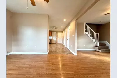 17 Raymond St, East Providence, RI 02914 - Photo 8