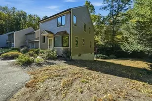 66 Bentwood Dr, Sturbridge, MA 01566 - Photo 4