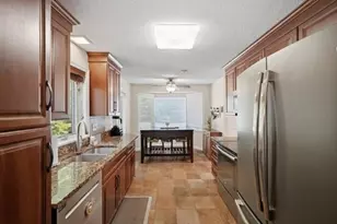 66 Bentwood Dr, Sturbridge, MA 01566 - Photo 8