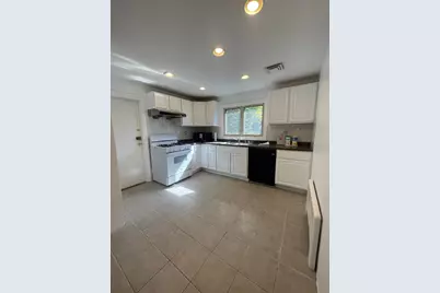 275 Tappan St #2, Brookline, MA 02446 - Photo 6