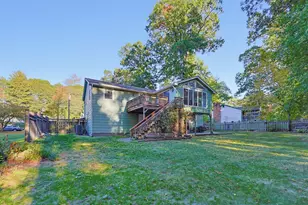 38 Ledgewood Rd, Framingham, MA 01701 - Photo 4