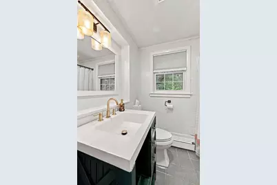18 Forest St, Wakefield, MA 01880 - Photo 16