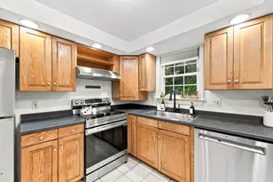 18 Forest St, Wakefield, MA 01880 - Photo 12