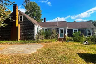 1118 Pleasant St, Bridgewater, MA 02324 - Photo 2