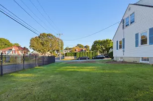35 Matthies St, Beverly, MA 01915 - Photo 6