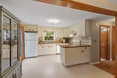 390 North Rd, Bedford, MA 01730 - Photo 12