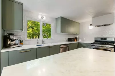 39 Forest St, Winchester, MA 01890 - Photo 16