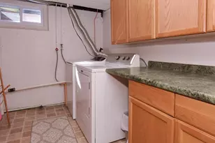 14 Broad St, Danvers, MA 01923 - Photo 32