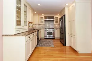 14 Broad St, Danvers, MA 01923 - Photo 4