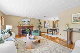 20 Woodchester Cir, Waltham, MA 02451 - Photo 4