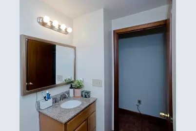 20 Meadow Ave, Agawam, MA 01001 - Photo 16