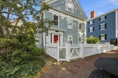 4 Washington Square, Marblehead, MA 01945 - Photo 2