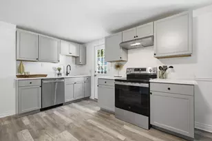 25 Lynn St, Peabody, MA 01960 - Photo 6