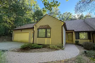 16 Bentwood Dr, Sturbridge, MA 01566 - Photo 1