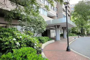 9 Hawthorne Pl, Boston, MA 02114 - Photo 24