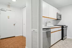 9 Hawthorne Pl, Boston, MA 02114 - Photo 16