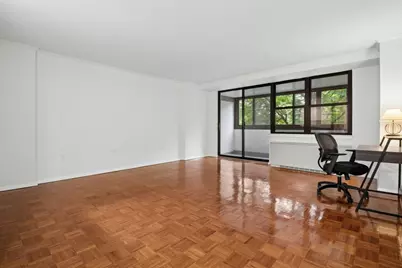9 Hawthorne Pl #2C, Boston, MA 02114 - Photo 2