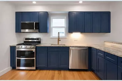 29 Catherine St #1, Boston, MA 02131 - Photo 2