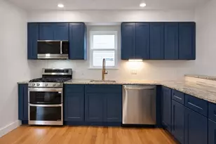 29 Catherine St, Boston, MA 02131 - Photo 2