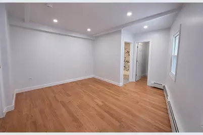 29 Catherine St #1, Boston, MA 02131 - Photo 8