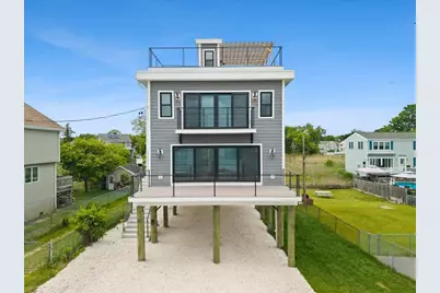 153 Edgewater Drive, Quincy, MA 02179 - Photo 2