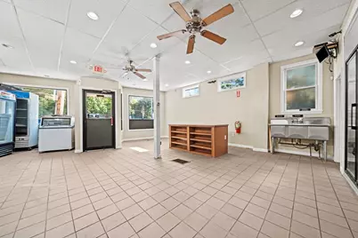 182 Myrtle St, Lynn, MA 01905 - Photo 8